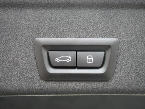 Certified 2025 BMW X6 M60i w/ Parking Assistance Package image 19