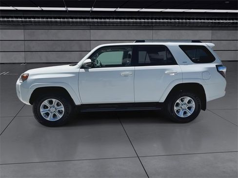 Used 2023 Toyota 4Runner SR5 Premium image 5