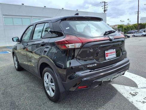 New 2025 Nissan Kicks Play S FWD image 10