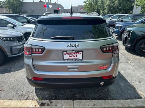 Used 2018 Jeep Compass Limited AWD/4WD image 5