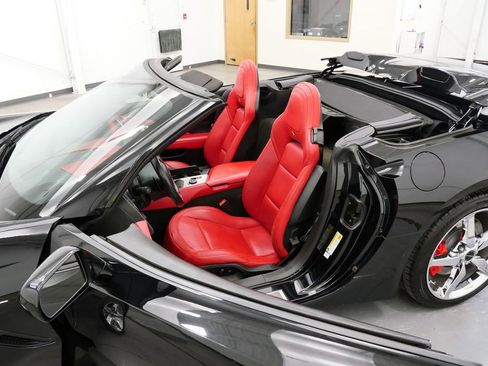 Used 2014 Chevrolet Corvette Stingray Convertible w/ 3LT Preferred Equipment Group RWD image 33