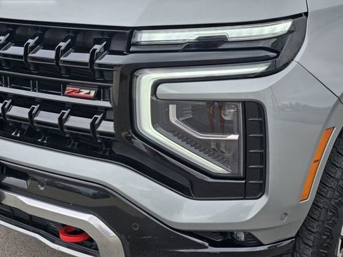 Used 2025 Chevrolet Suburban Z71 AWD/4WD image 9