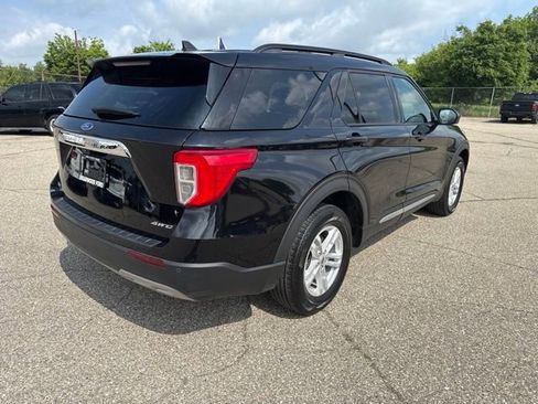 Certified 2024 Ford Explorer XLT w/ Equipment Group 202A AWD/4WD image 9