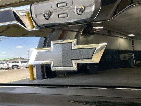 Used 2024 Chevrolet Silverado 1500 LT AWD/4WD image 42