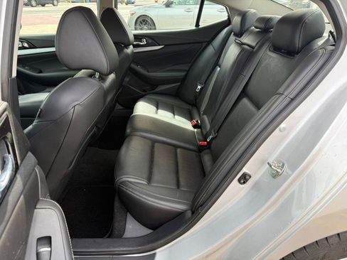 Used 2016 Nissan Maxima 3.5 SV image 9