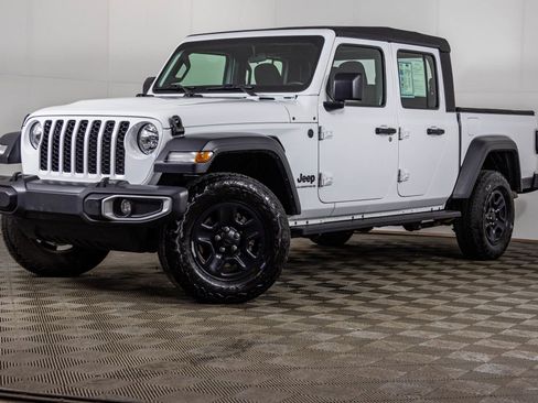 Used 2023 Jeep Gladiator Sport w/ Trailer Tow Package image 2