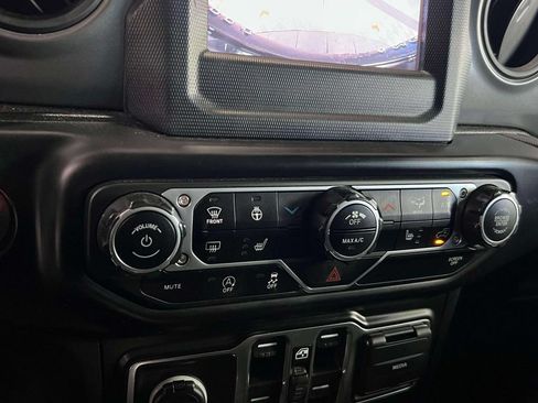 Used 2023 Jeep Wrangler Unlimited Sport AWD/4WD image 28
