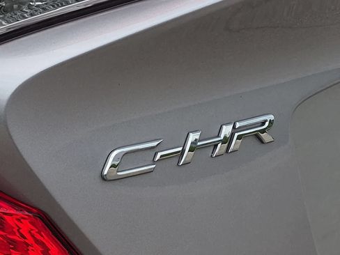 Used 2019 Toyota C-HR XLE FWD image 13