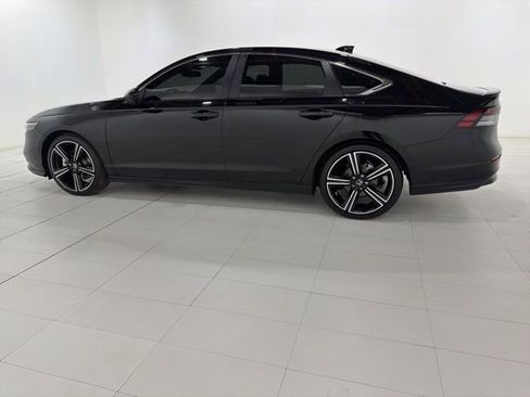 Used 2024 Honda Accord Sport image 2