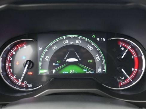 Used 2025 Toyota RAV4 XLE w/ Convenience Package FWD image 25