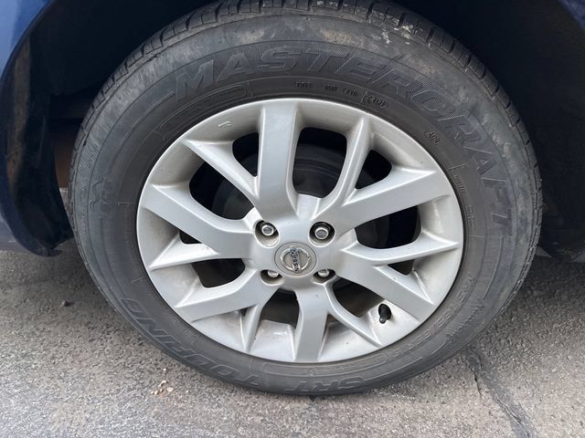 Used 2019 Nissan Versa SV w/ SV Special Edition Package FWD image 4