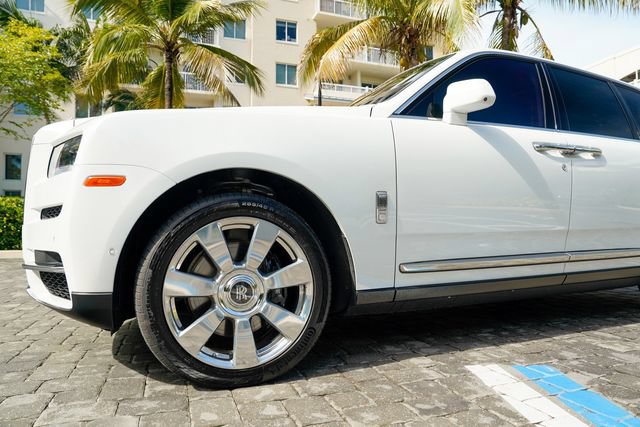 Used 2022 Rolls-Royce Cullinan AWD/4WD image 12