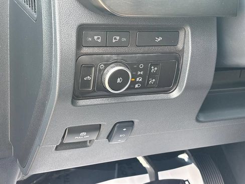 Used 2024 Ford F250 Lariat w/ Lariat Ultimate Package AWD/4WD image 28