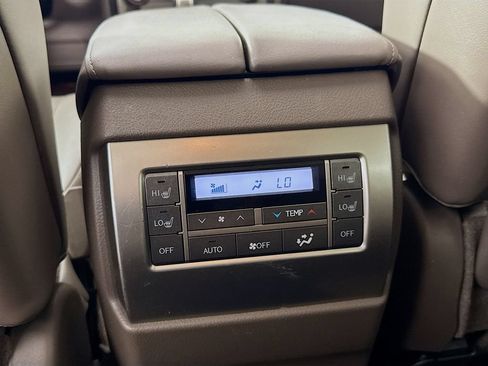 Used 2020 Lexus GX 460 Luxury w/ Accessory Package AWD/4WD image 32