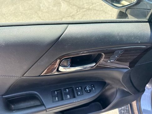 Used 2017 Honda Accord EX-L image 16