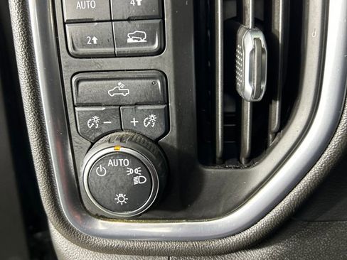 Used 2020 Chevrolet Silverado 1500 LT image 14