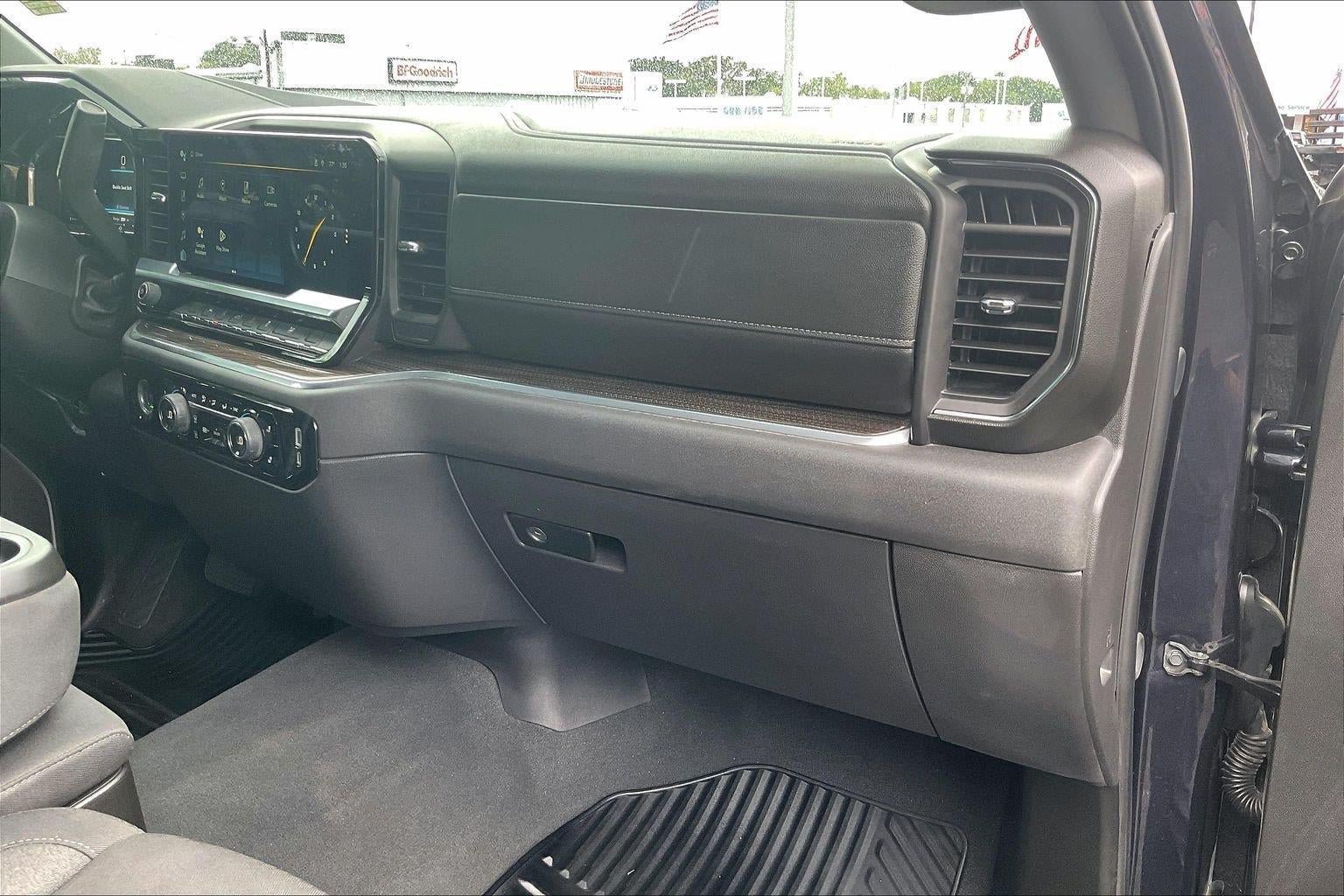Used 2024 Chevrolet Silverado 1500 LT AWD/4WD image 17