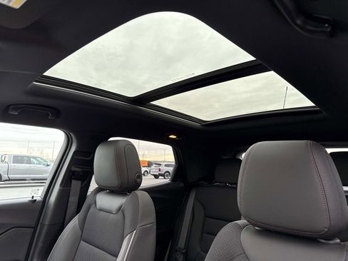 Used 2023 Chevrolet TrailBlazer RS w/ Sun and Liftgate Package image 3