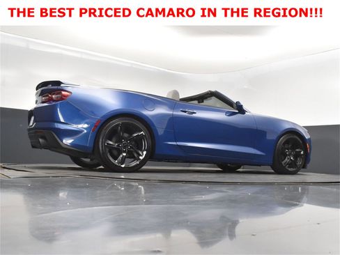 Used 2022 Chevrolet Camaro LT w/ Technology Package image 39