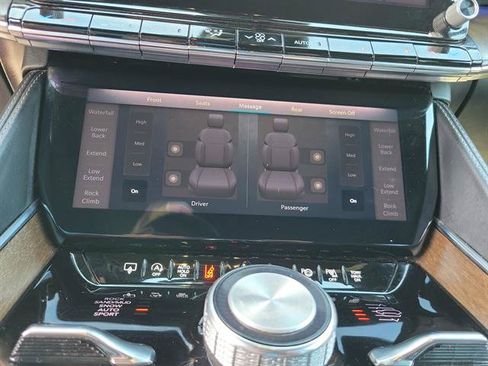 Used 2023 Jeep Grand Wagoneer Series II AWD/4WD image 14