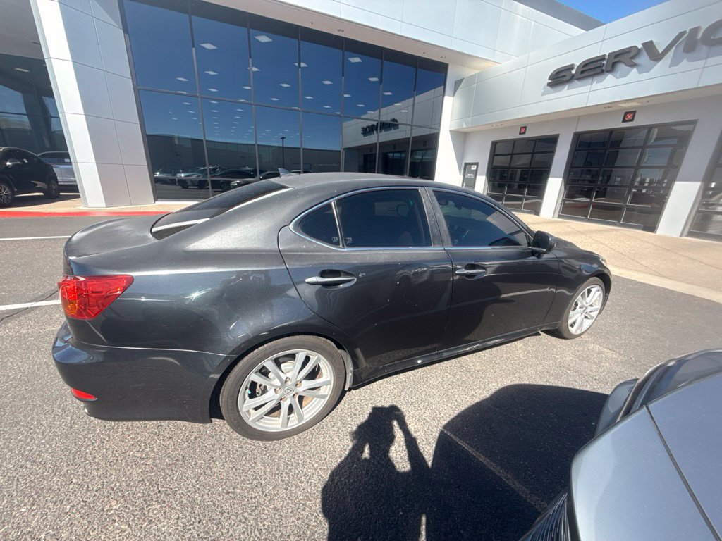 Used 2007 Lexus IS 250 w/ Premium Pkg RWD image 2