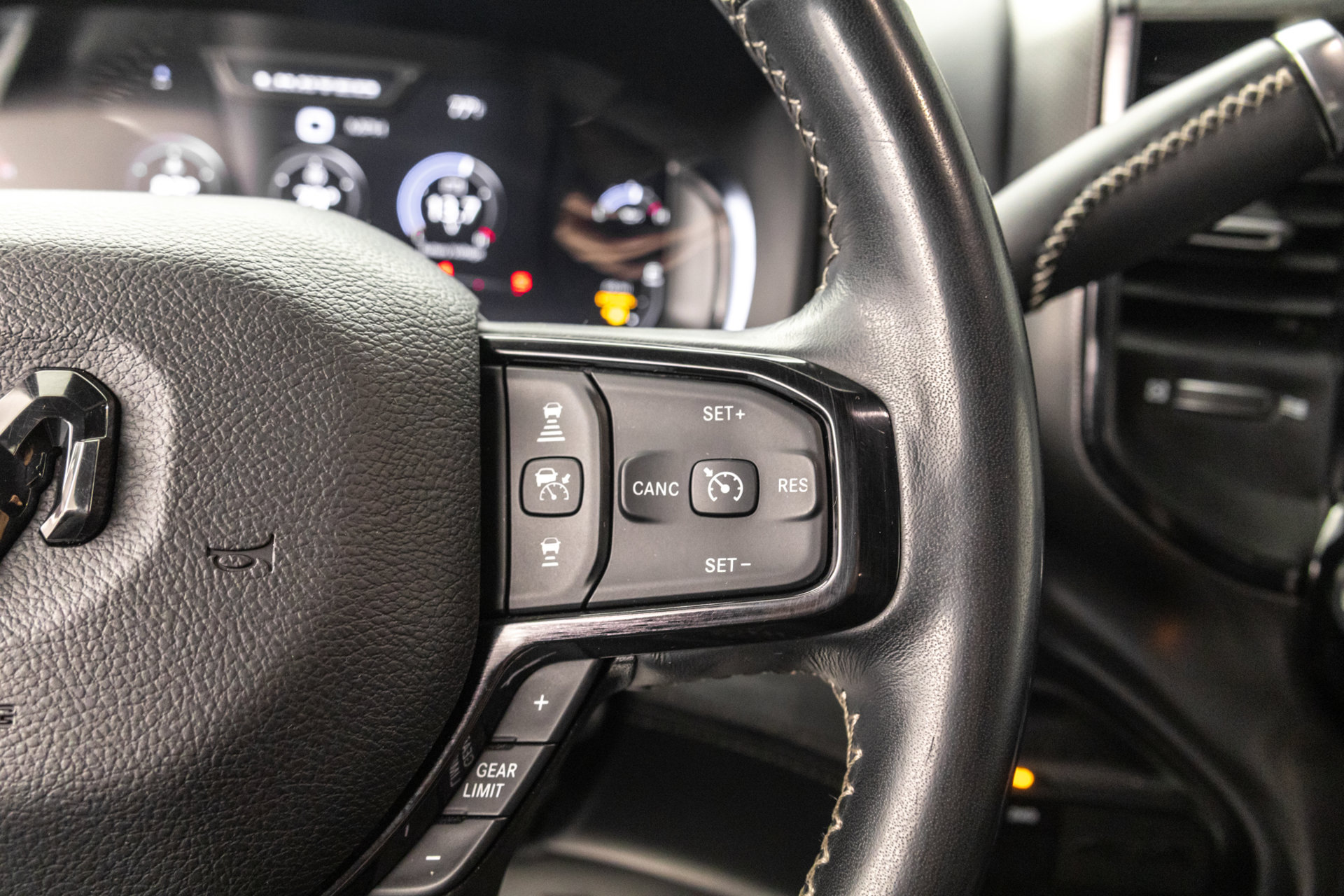 Used 2023 RAM 2500 Limited AWD/4WD image 22