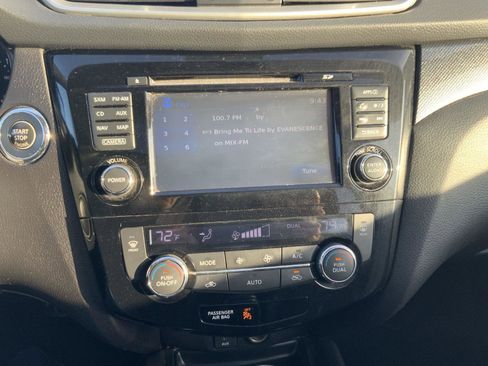 Used 2016 Nissan Rogue SL w/ SL Premium Package image 36