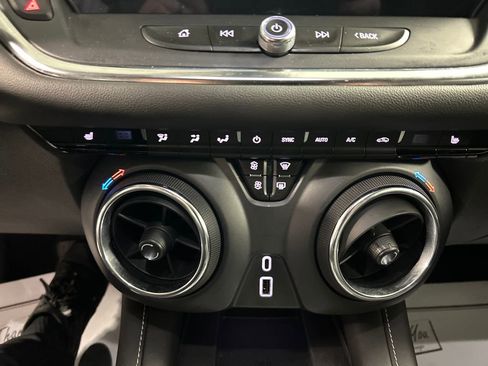 Used 2024 Chevrolet Blazer LT w/ Convenience Package image 19