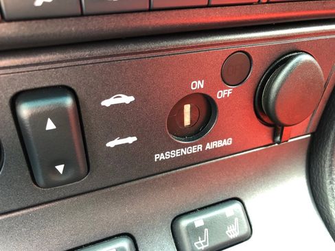 Used 2003 Ford Thunderbird image 36