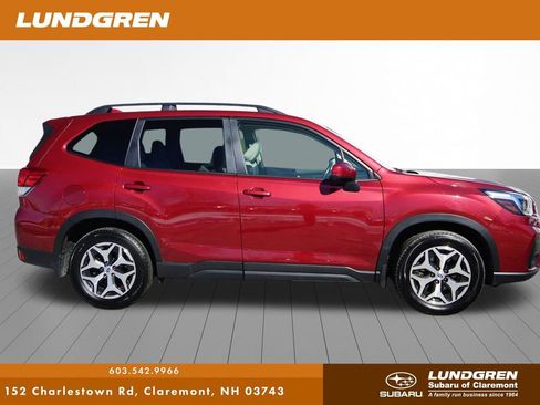 Used 2020 Subaru Forester Premium image 2