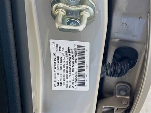 Used 2017 Honda Accord EX-L image 25