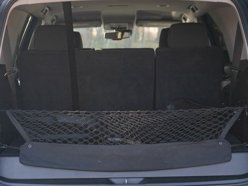 Used 2020 GMC Yukon SLE w/ SLE Value Package image 9