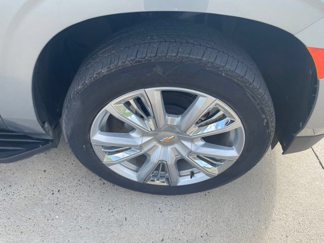 Used 2024 Chevrolet Tahoe High Country AWD/4WD image 2