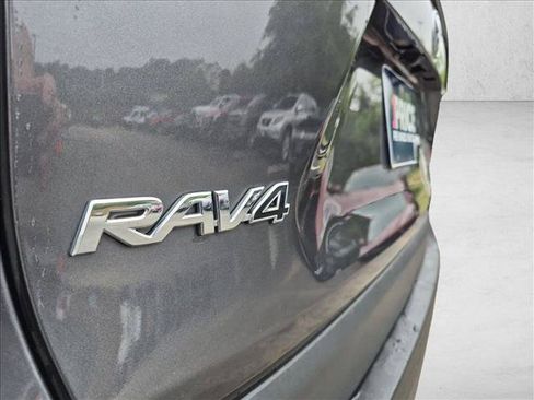 Used 2022 Toyota RAV4 XLE w/ Convenience Package AWD/4WD image 26
