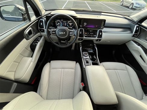 Used 2023 Kia Sorento SX Prestige image 20
