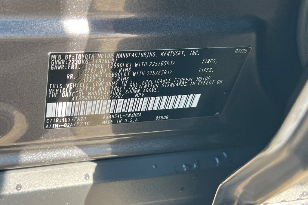 Certified 2025 Toyota RAV4 XLE AWD/4WD image 31