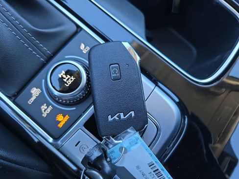 Certified 2022 Kia Telluride LX image 33