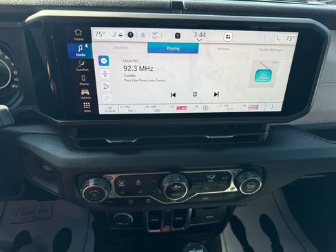 Used 2024 Jeep Wrangler Unlimited Sport image 9