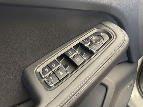 New 2026 Porsche Macan S image 9