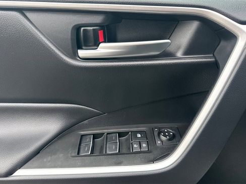 Used 2025 Toyota RAV4 XLE image 11