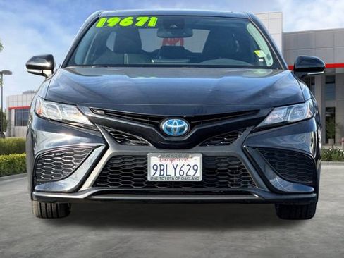 Used 2022 Toyota Camry SE image 10