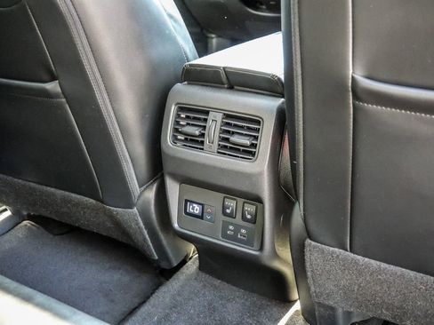 Used 2023 Nissan Rogue Platinum w/ Platinum Premium Package FWD image 21