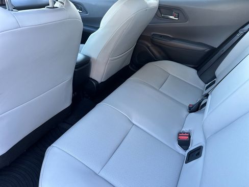 Used 2024 Toyota Prius XLE image 11