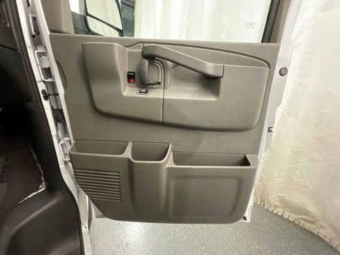 Used 2024 Chevrolet Express 3500 LT w/ LT Preferred Equipment Group RWD image 23