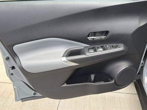 Used 2024 Nissan Kicks SR w/ SR Premium Package FWD image 9