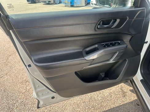 Used 2024 Nissan Pathfinder Rock Creek AWD/4WD image 9