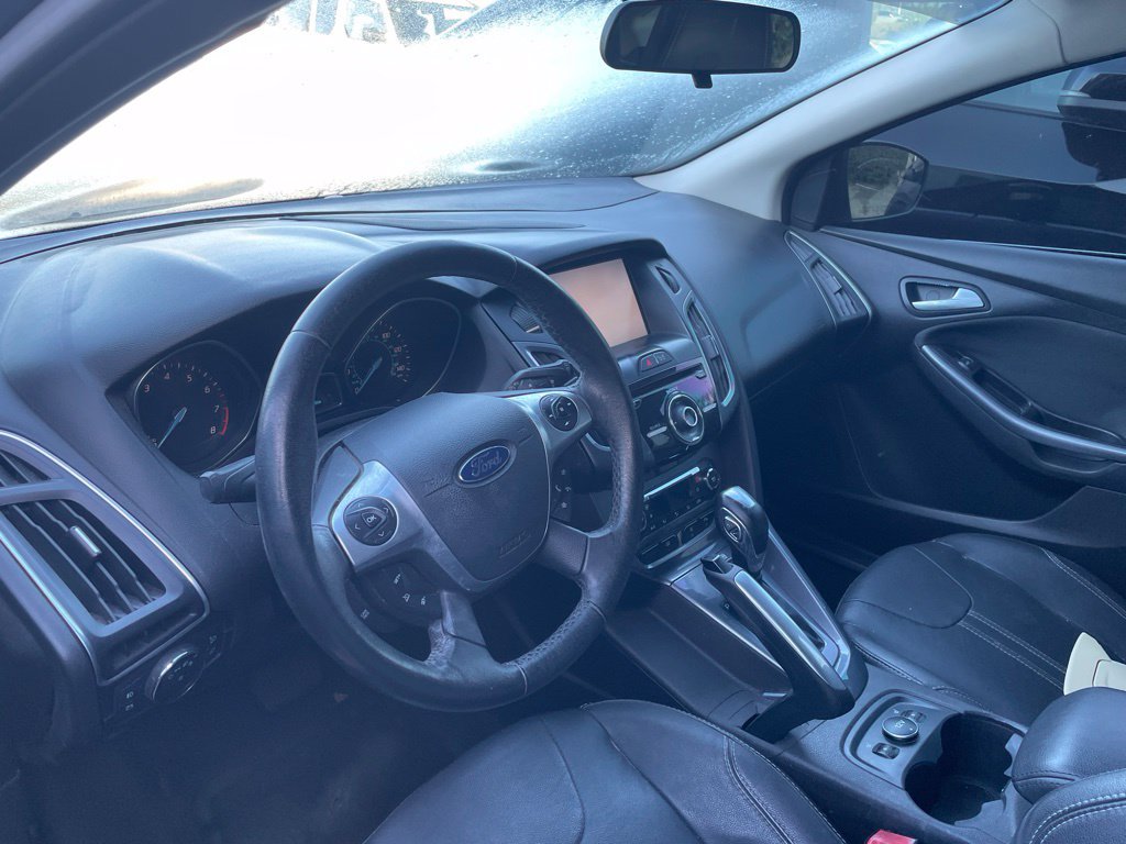 Used 2013 Ford Focus Titanium w/ Cargo Management Pkg FWD image 5