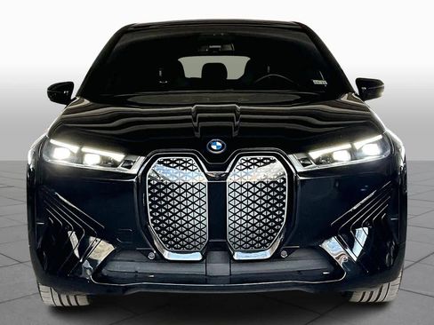 Used 2024 BMW iX xDrive50 w/ Premium Package image 4