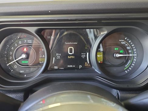 Used 2024 Jeep Wrangler Unlimited Sahara AWD/4WD image 14
