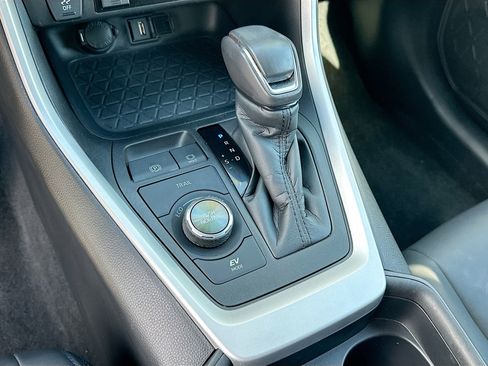 Used 2021 Toyota RAV4 XSE image 17